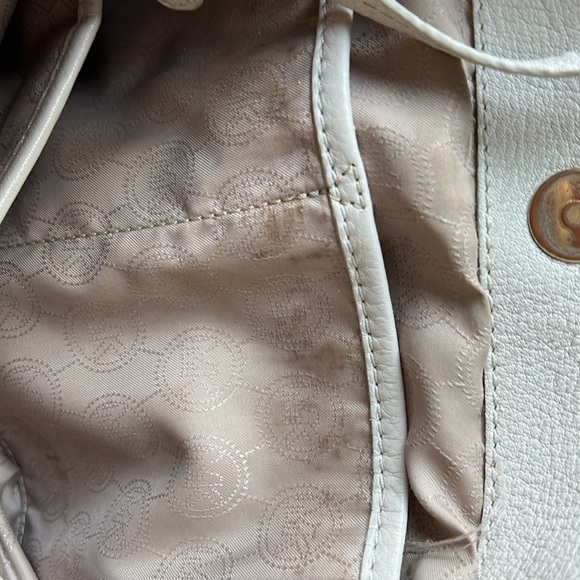 Michael Kors Cream Leather Shoulder Bag with Cross Body Strap - Picture 7 of 8